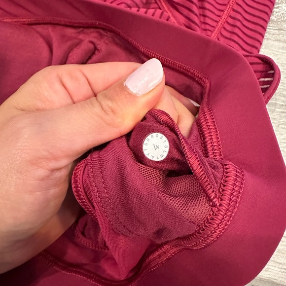 Lululemon Fully Flexed Tank top size 4 - Picture 3 of 5